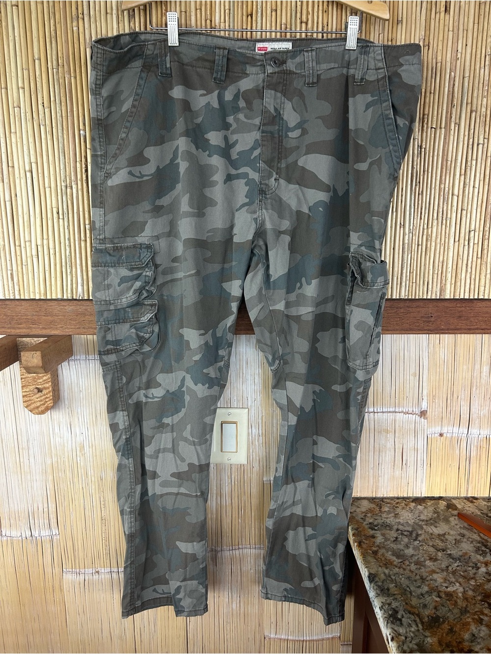 Wrangler Mens Regular Taper Pants Army Green Camo Relaxed Cotton Work 44 X 30